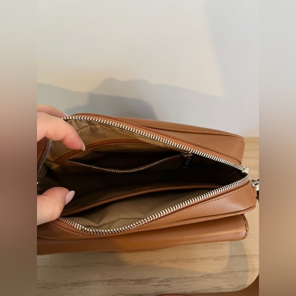 Tod’s double T camera bag - Picture 4 of 10